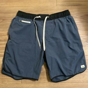 Vuori Mens Banks Short blue size large